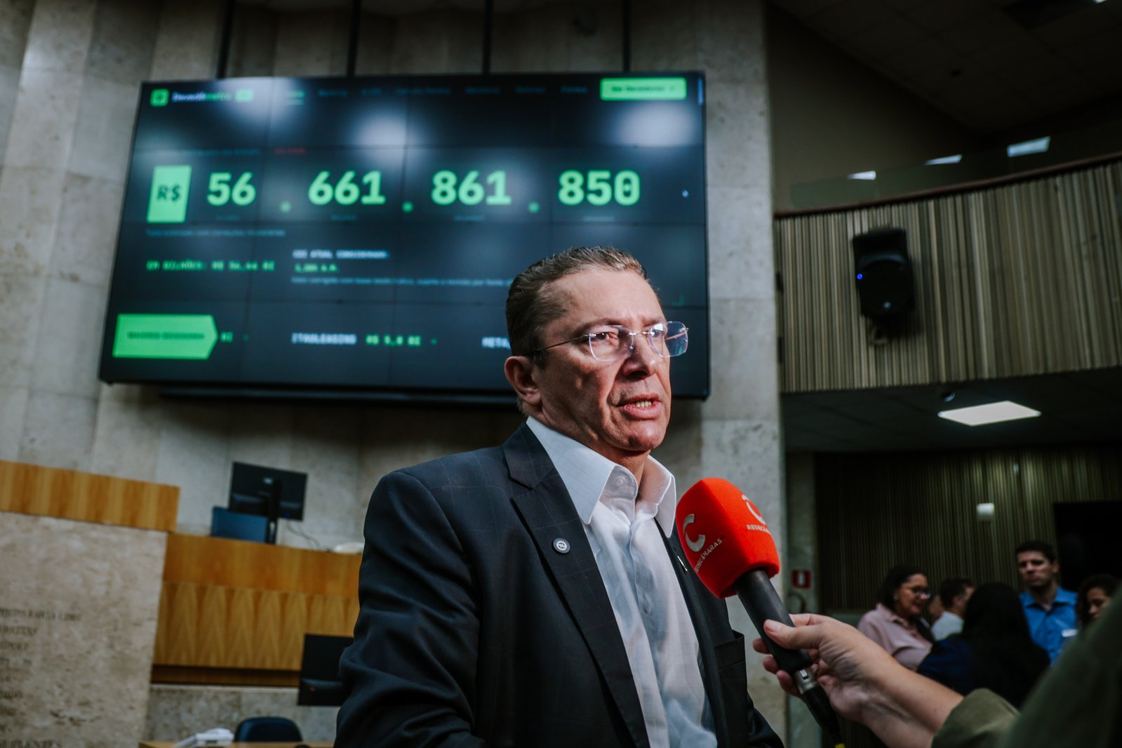 Vereador Sansão Pereira preside a sessão de instalação da CPI dos Grandes Devedores